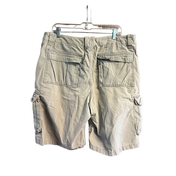 Gap Loose Fit Khaki Cargo Shorts Sz 38/11 - Picture 2 of 7